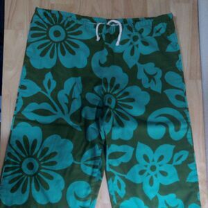 Vintage 70s Mod Floral Pattern Board Shorts